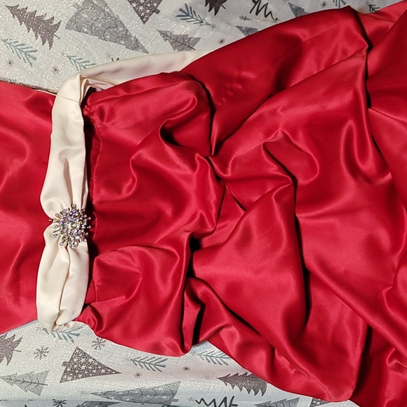 Morgan & Co. Strapless Prom Dress - Picture 8 of 11